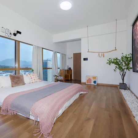 Midsummer Homestay Zhangjiajie Buitenkant foto